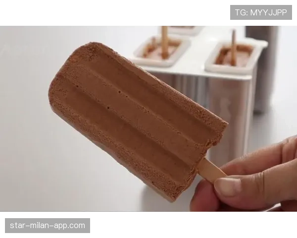 武大靖家里光冰箱里的进口雪糕都够我吃一年了吧？